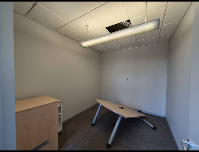 1,295M² OFFICE TO LET IN SANDTON CENTRAL